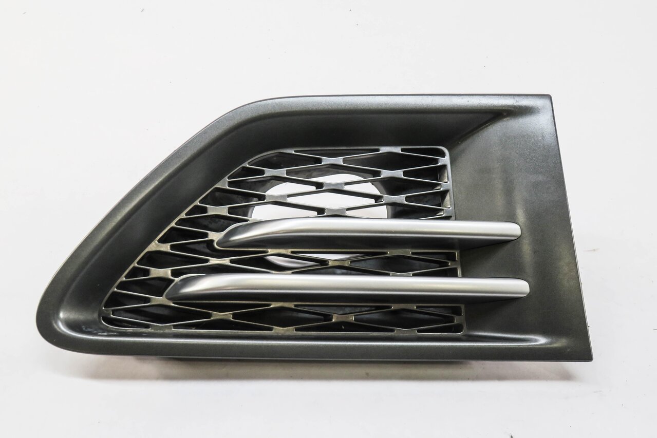 Thumbnail 3: 2011 RANGE ROVER SPORT (L320) LEFT FRONT DRIVER FENDER GRILLE TRIM
