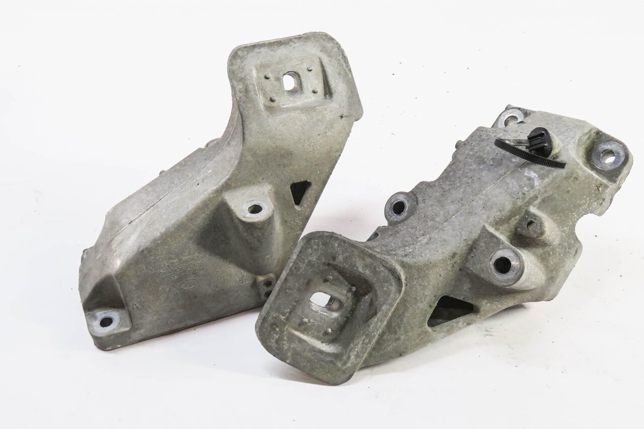 2011 RANGE ROVER SPORT (L320) 5.0L V8 LEFT & RIGHT ENGINE MOUNT BRACKET SET