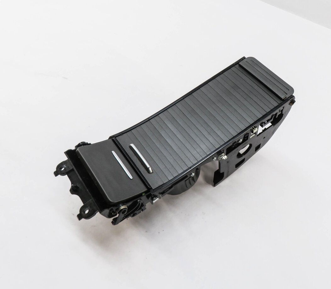Thumbnail 1: 2011 RANGE ROVER SPORT (L320) FRONT CENTER CONSOLE ARMREST CUP HOLDER