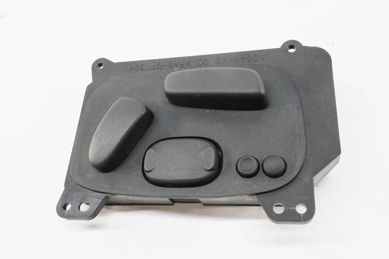 Thumbnail 3: 2011 RANGE ROVER SPORT (L320) LEFT FRONT DRIVER SEAT ADJUSTMENT SWITCH BUTTON