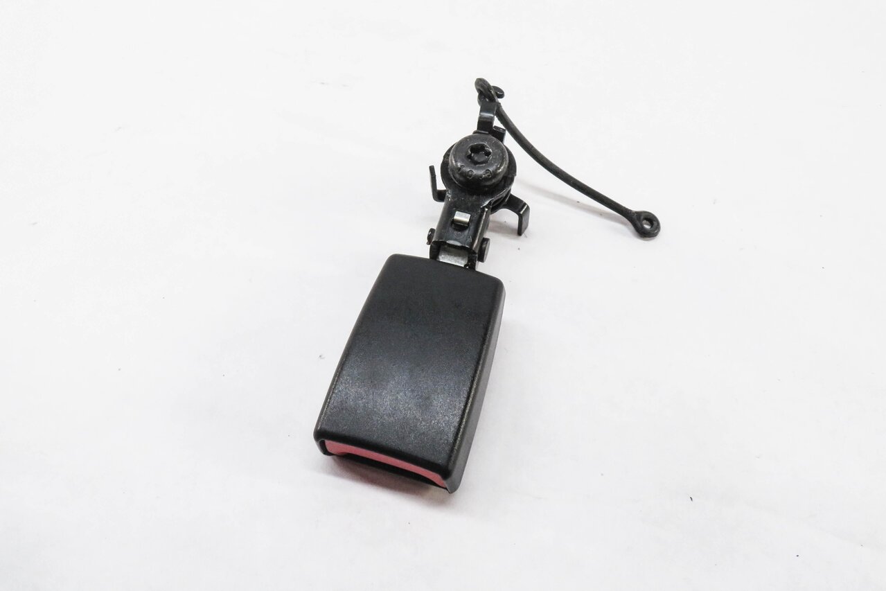 2011 RANGE ROVER SPORT (L320) REAR 2nd ROW SEAT CENTER SEATBELT BUCKLE RECEIVER