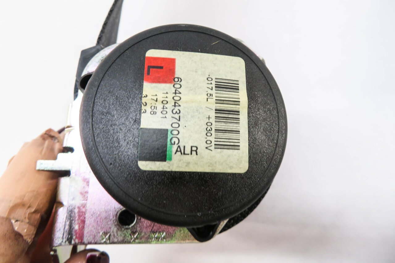 Thumbnail 4: 2011 RANGE ROVER SPORT (L320) REAR 2nd ROW SEAT LEFT SEATBELT RETRACTOR