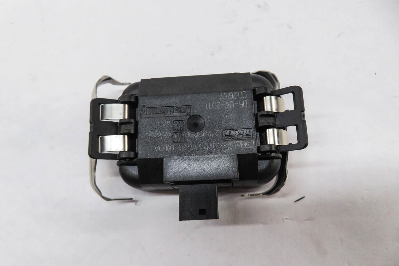 Thumbnail 3: 2010-2016 LR2 LR4 RANGE ROVER SPORT (L320 L322) WINDSHIELD WIPER RAIN SENSOR