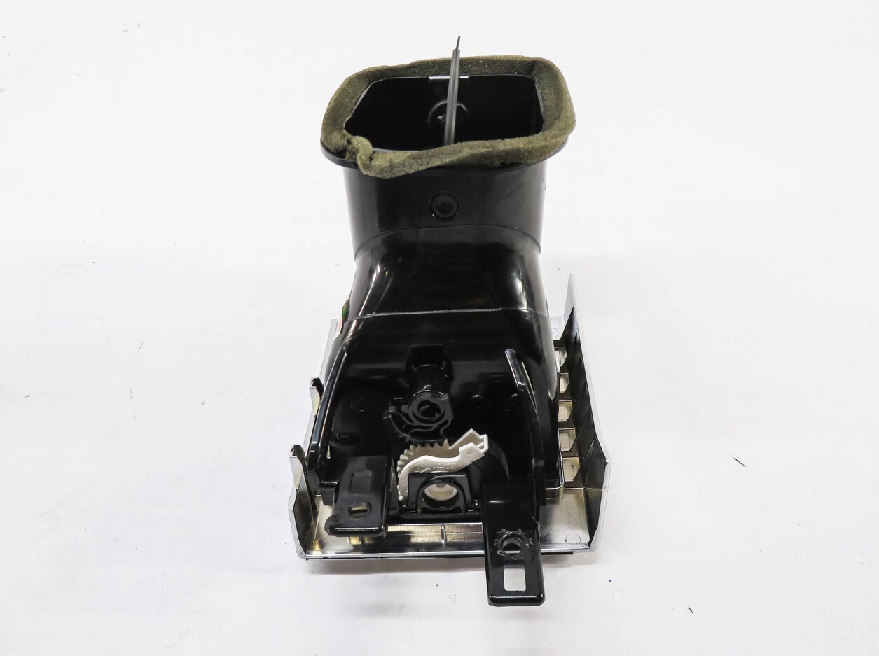 Thumbnail 4: 2011 RANGE ROVER SPORT (L320) LEFT FRONT DRIVER CENTER DASH HEATER A/C AIR VENT
