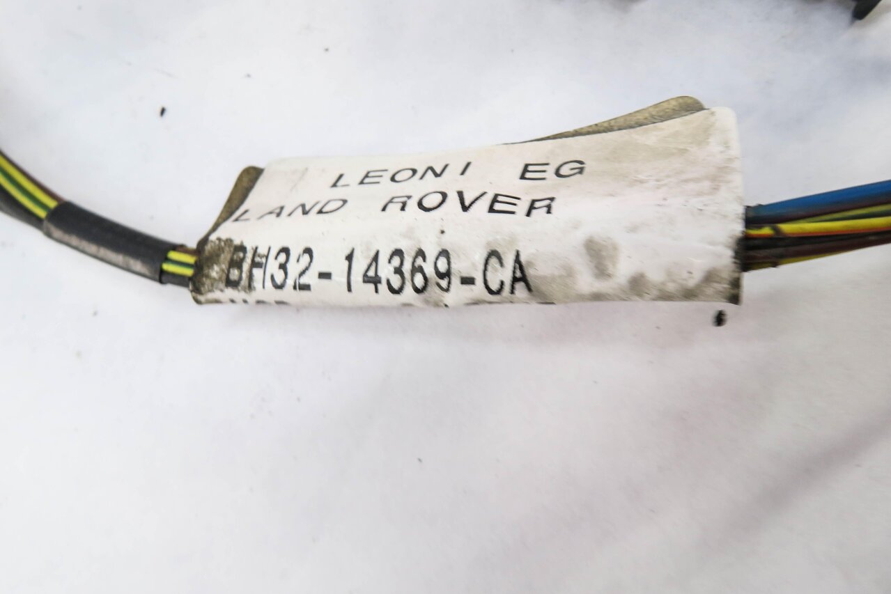 Thumbnail 4: 2011 RANGE ROVER SPORT (L320) FRONT PDC PARK SENSOR SET w/ HARNESS (BLACK 820)