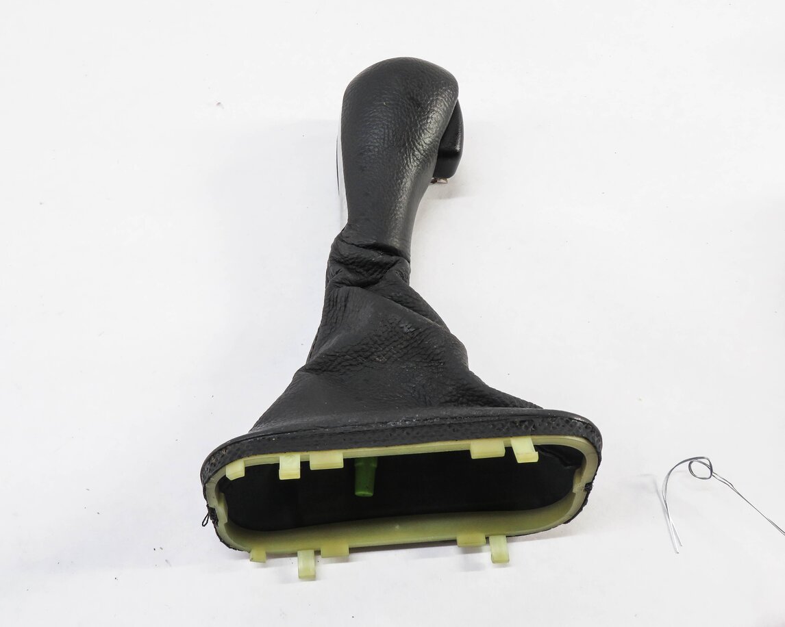 Thumbnail 4: 2011 RANGE ROVER SPORT (L320) TRANSMISSION GEAR SHIFTER SHIFT HANDLE w/ BOOT