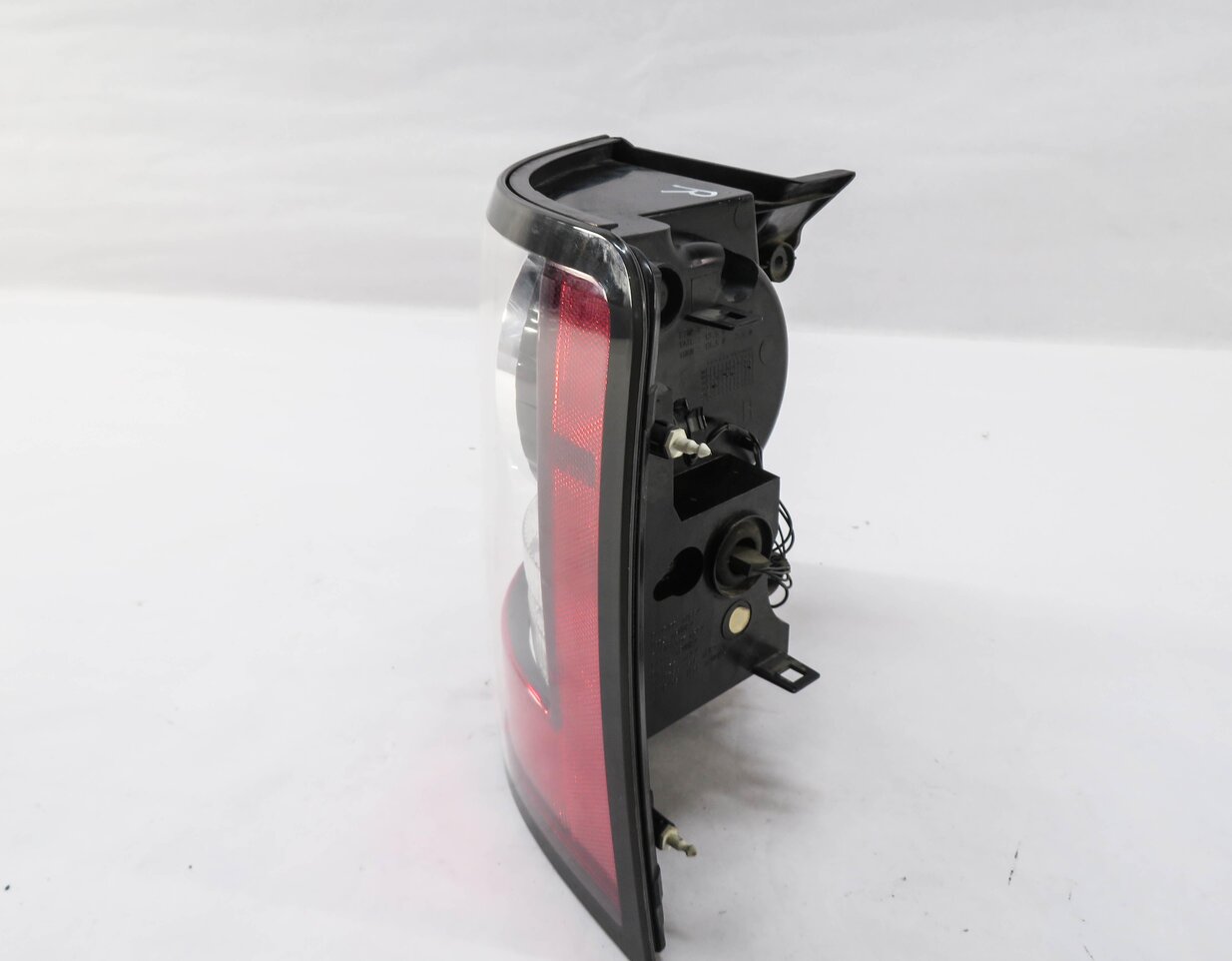 Thumbnail 4: 2010-2011 RANGE ROVER SPORT (L320) RIGHT PASSENGER TAILLIGHT BRAKE LIGHT LAMP