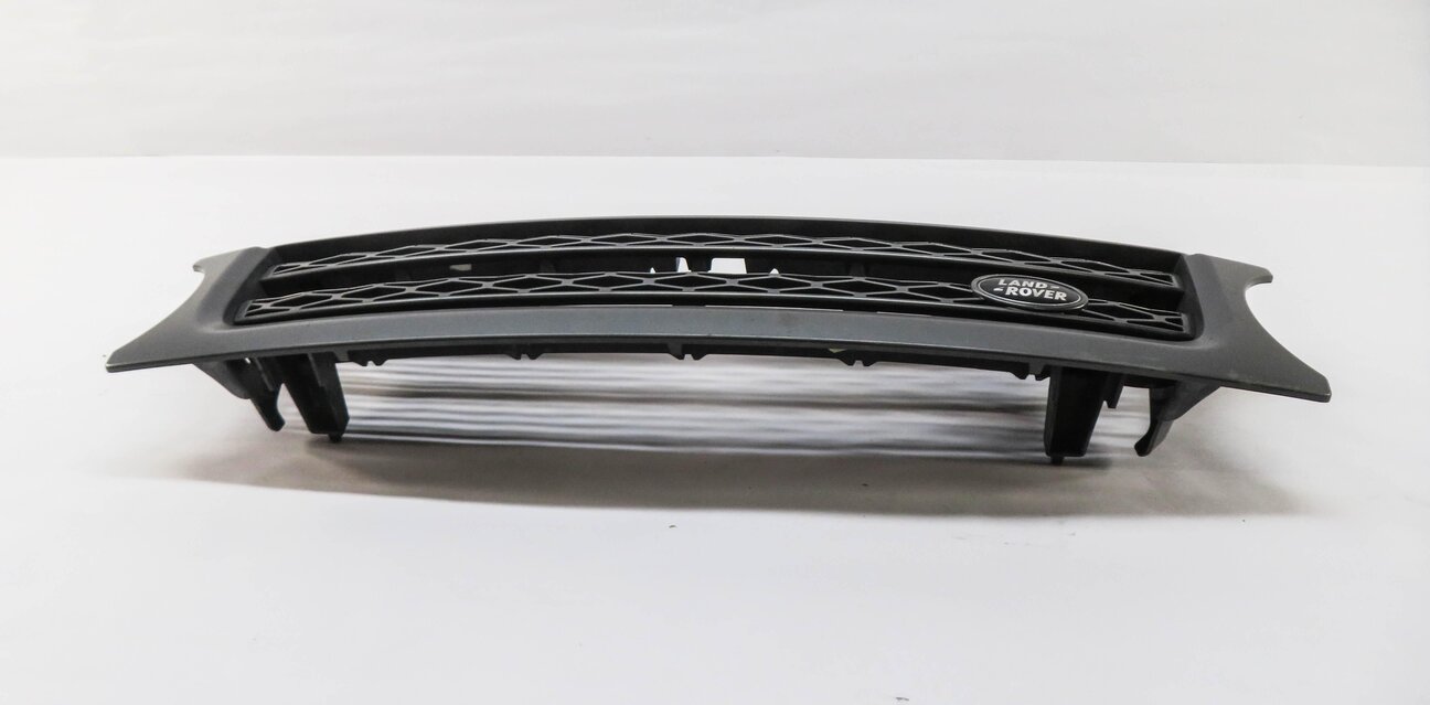 Thumbnail 3: 2010-2011 RANGE ROVER SPORT (L320) FRONT UPPER HOOD AIR VENT GRILLE TRIM