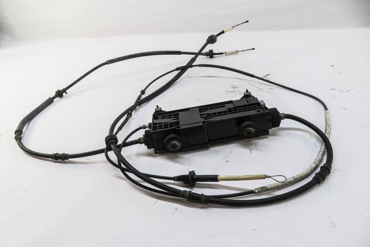 Thumbnail 4: 2011 RANGE ROVER SPORT (L320) EMERGENCY PARKING BRAKE ACTUATOR MOTOR w/ CABLES