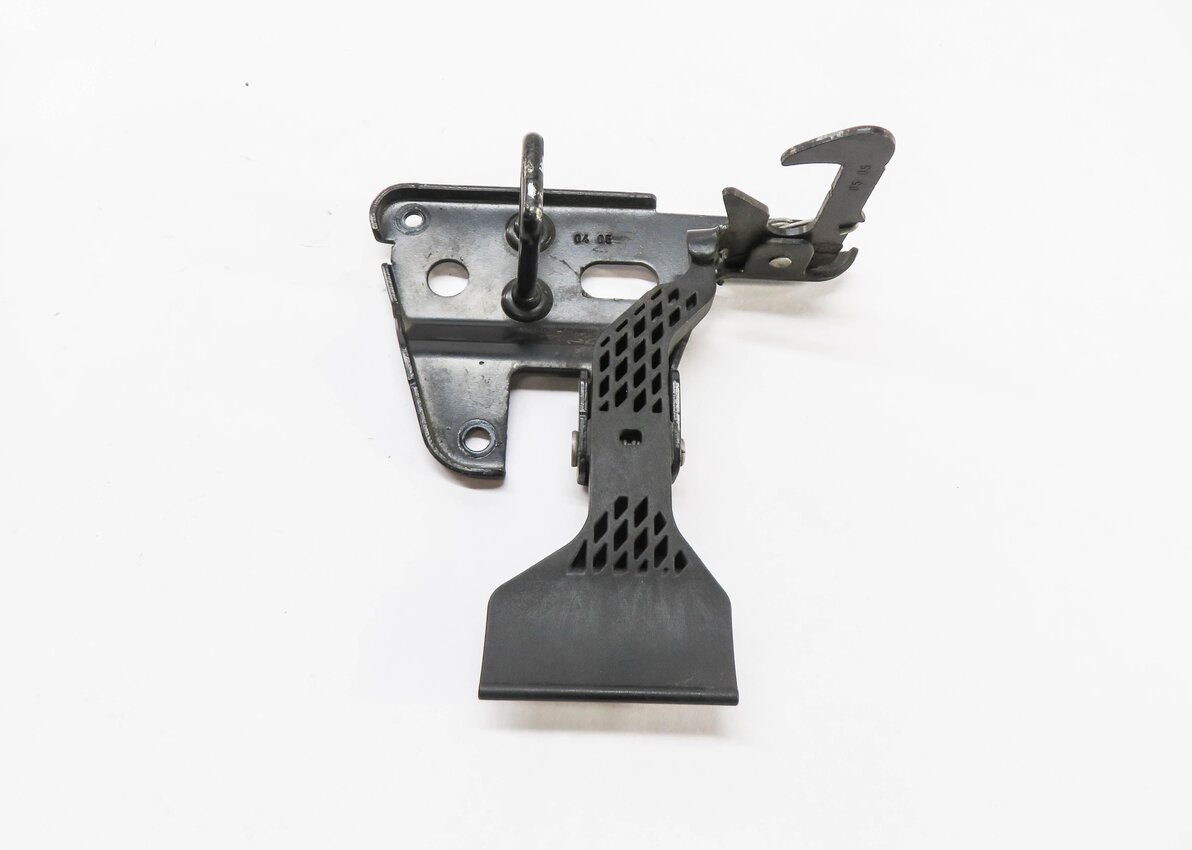 Thumbnail 3: 2005 AUDI S4 (B6 8E) FRONT HOOD SAFETY LATCH RELEASE LEVER