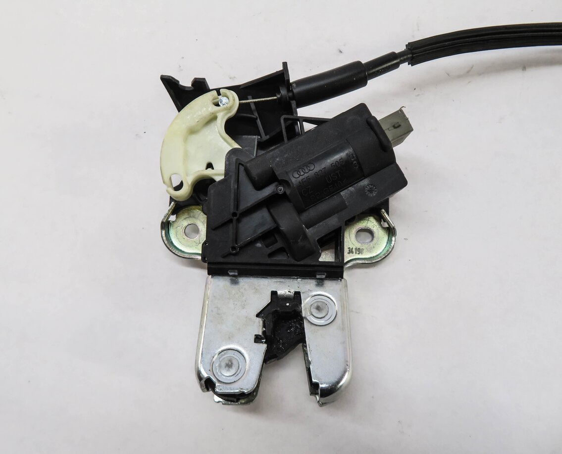 Thumbnail 4: 2005 AUDI S4 (B6 8E) REAR TRUNK LOCK LATCH ACTUATOR