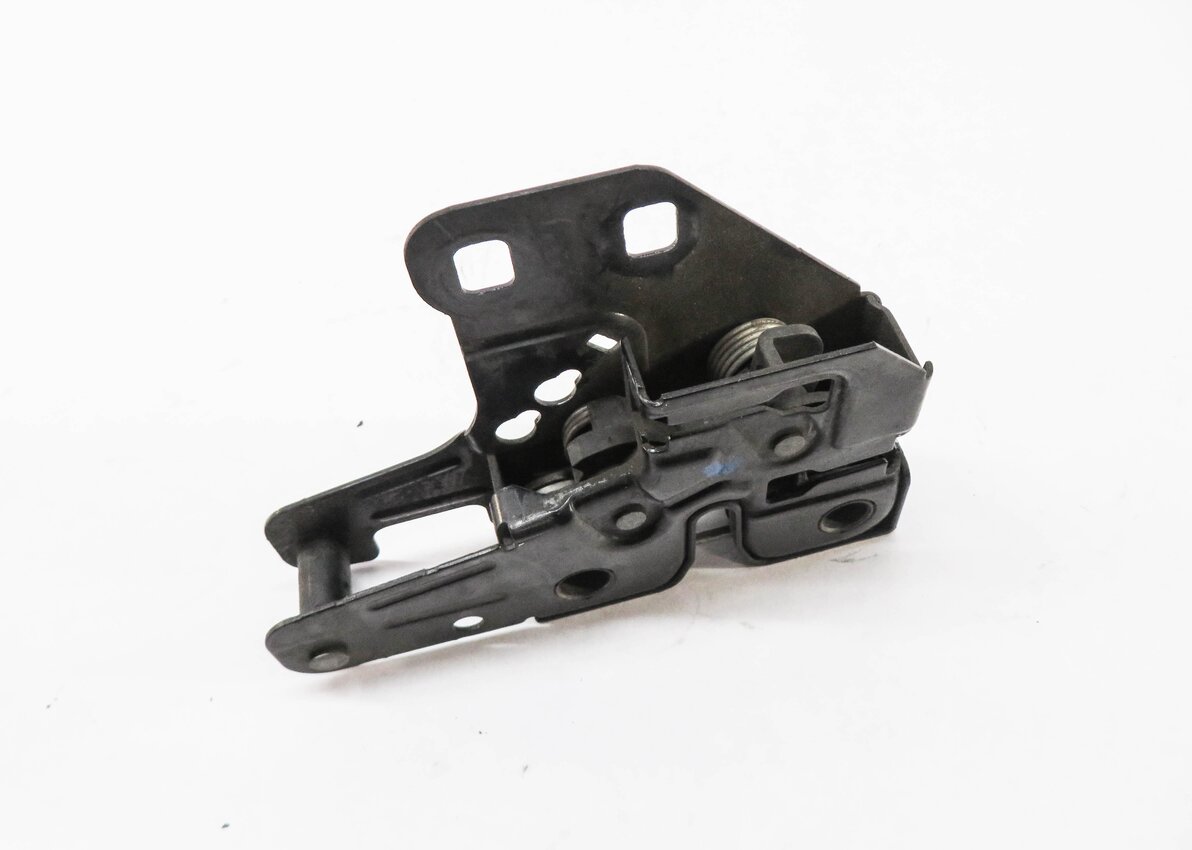 2005 AUDI S4 (B6 8E) FRONT LOWER HOOD LOCK LATCH STRIKER PLATE