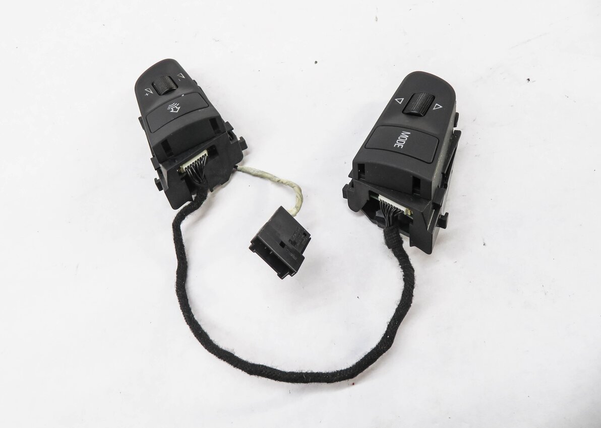Thumbnail 3: 2005 AUDI S4 (B6 8E) STEERING WHEEL SWITCH BUTTON SET