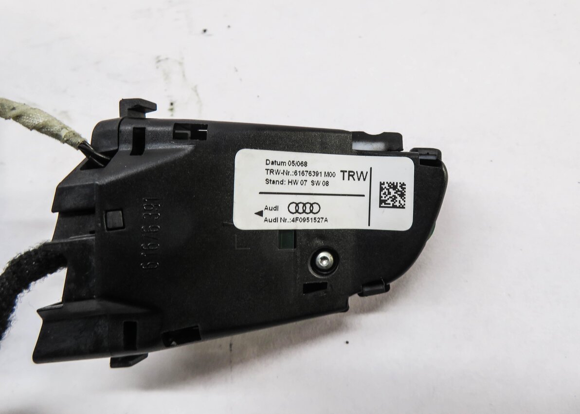 Thumbnail 4: 2005 AUDI S4 (B6 8E) STEERING WHEEL SWITCH BUTTON SET