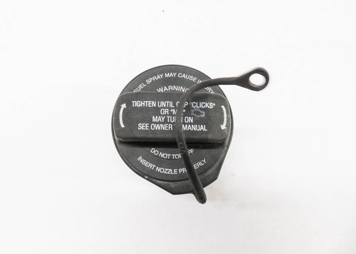 Thumbnail 3: 2005 AUDI S4 (B6 8E) GAS CAP