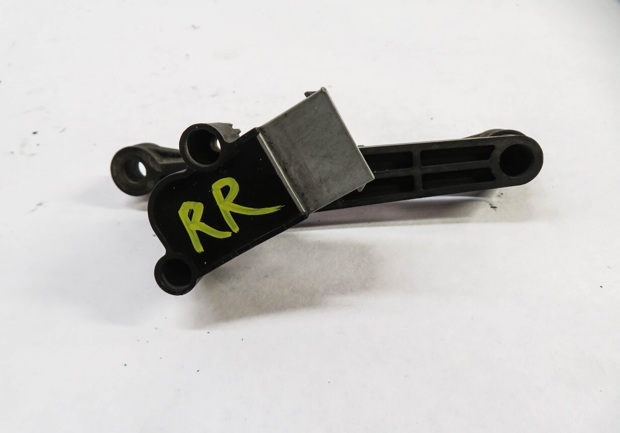 Thumbnail 2: 2011 RANGE ROVER SPORT (L320) RIGHT REAR SUSPENSION HEIGHT LEVEL SENSOR