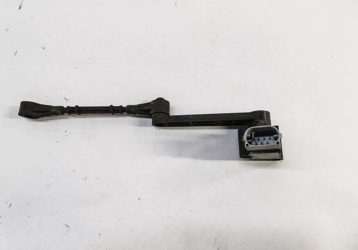 Thumbnail 3: 2011 RANGE ROVER SPORT (L320) RIGHT REAR SUSPENSION HEIGHT LEVEL SENSOR