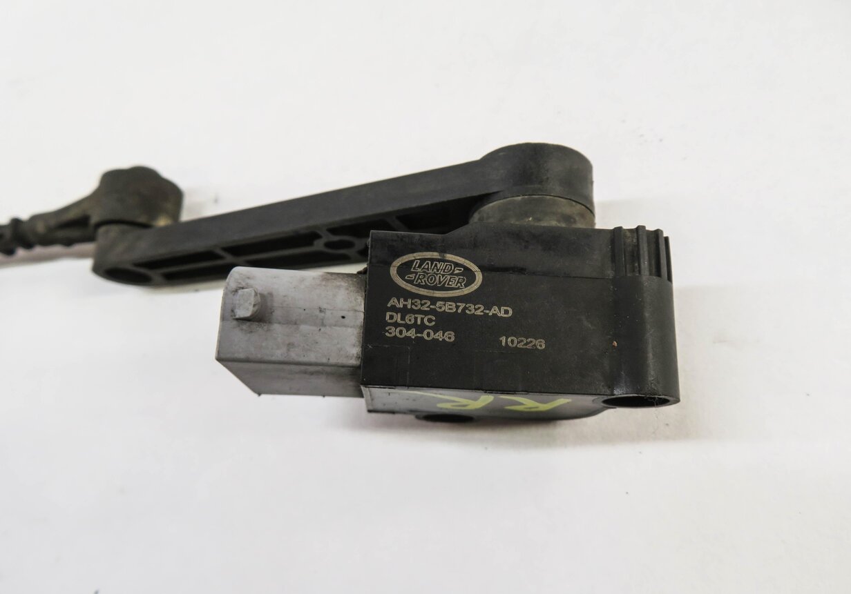 Thumbnail 4: 2011 RANGE ROVER SPORT (L320) RIGHT REAR SUSPENSION HEIGHT LEVEL SENSOR