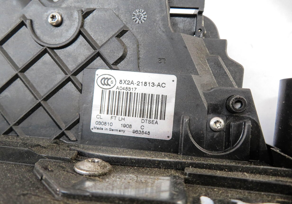 Thumbnail 5: 2010-2019 RANGE ROVER SPORT (L320) EVOQUE LR4 LEFT FRONT PASSIVE DOOR LATCH