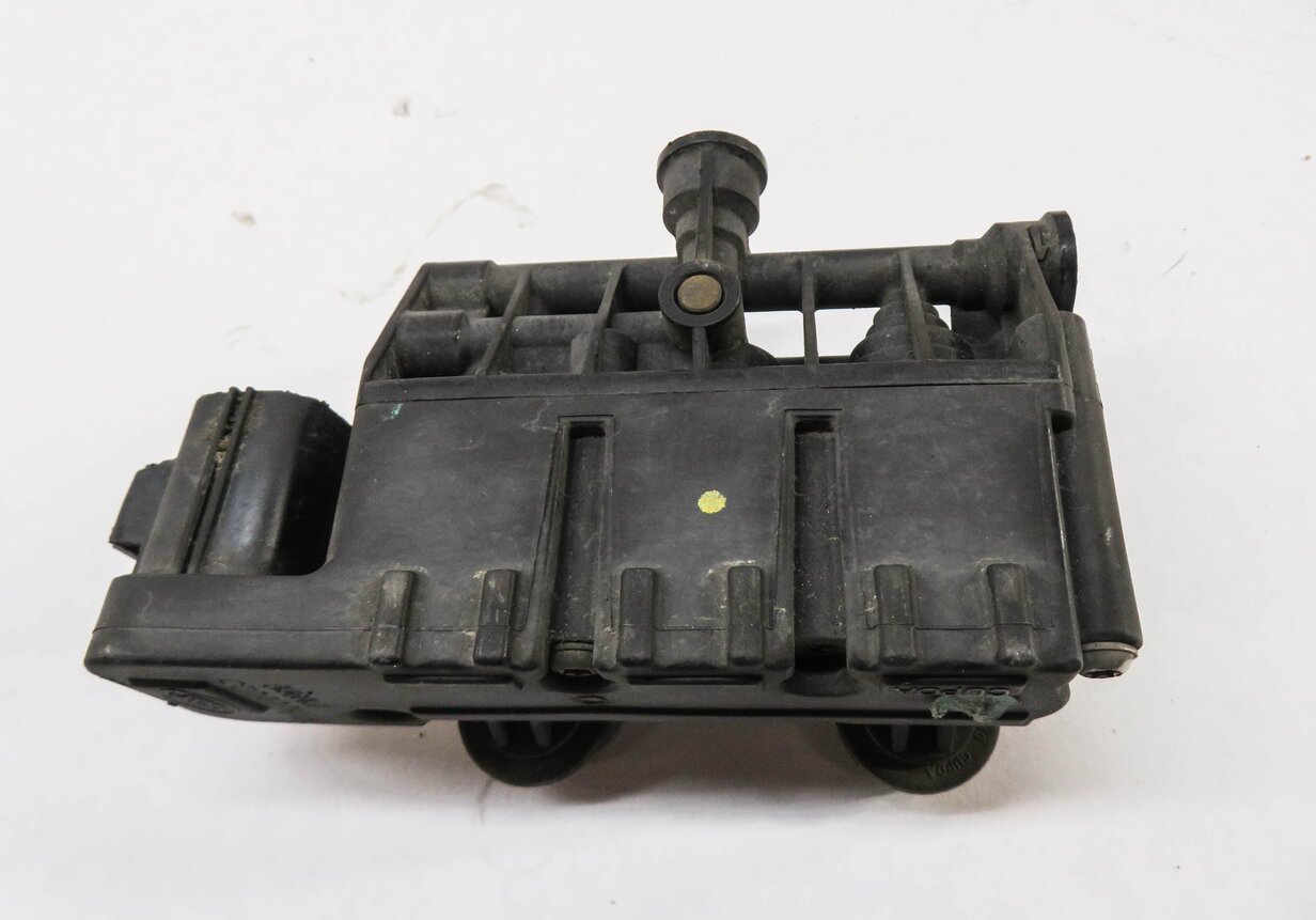 Thumbnail 3: 2011 RANGE ROVER SPORT (L320) AIR SUSPENSION VALVE BLOCK SET
