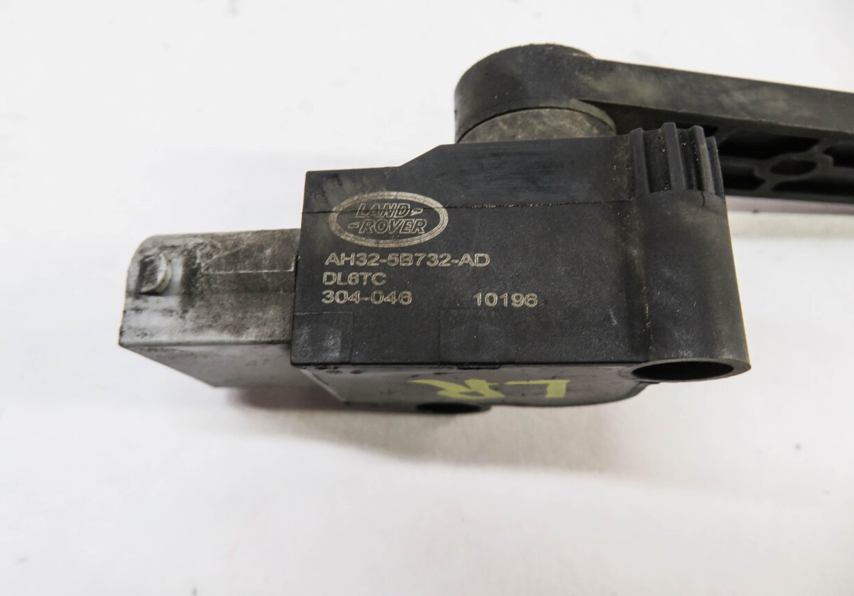 Thumbnail 4: 2011 RANGE ROVER SPORT (L320) LEFT DRIVER REAR SUSPENSION HEIGHT LEVEL SENSOR