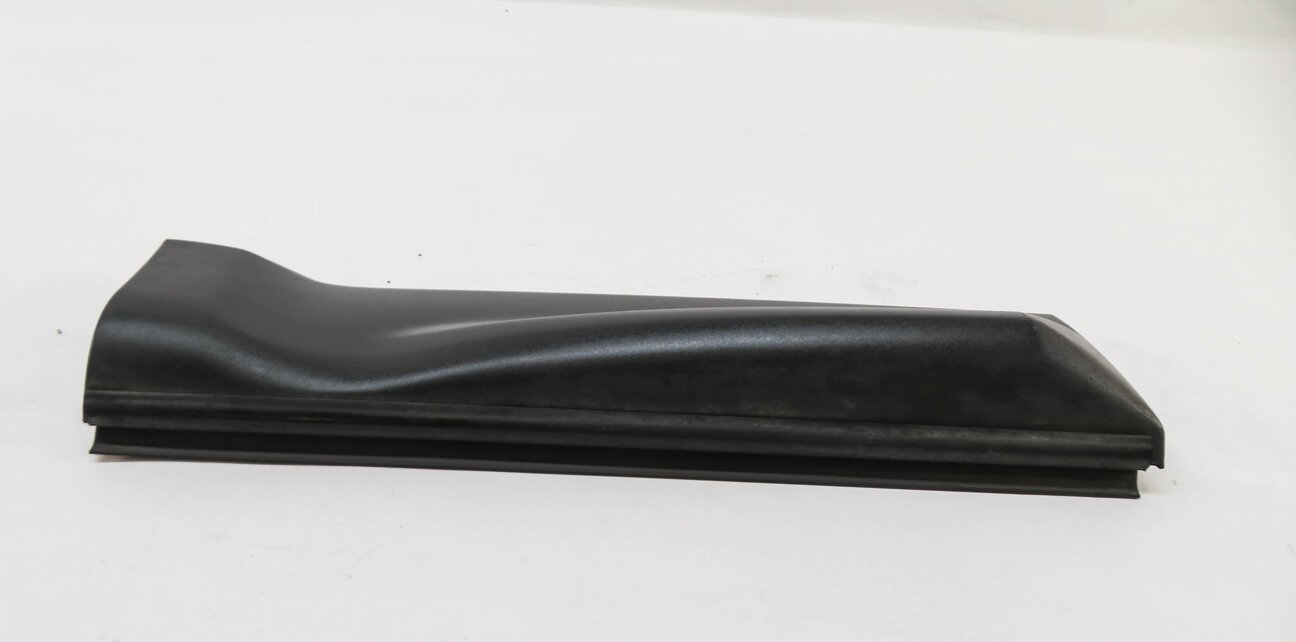 Thumbnail 3: 2011 RANGE ROVER SPORT (L320) RIGHT REAR DOOR LOWER MOULDING RUNNER TRIM