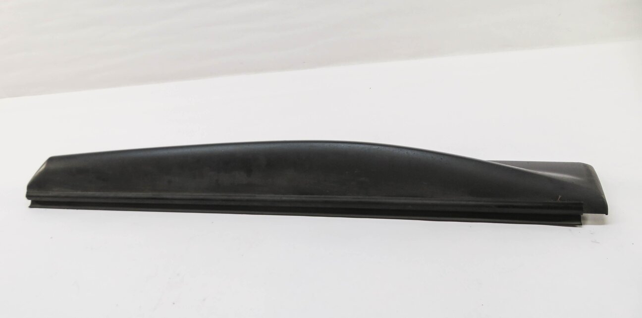 Thumbnail 3: 2011 RANGE ROVER SPORT (L320) RIGHT FRONT PASSENGER DOOR MOULDING RUNNER TRIM