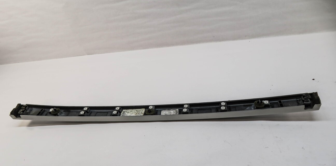 Thumbnail 3: 2011 RANGE ROVER SPORT (L320) REAR TRUNK HATCH LETTERING TRIM PANEL (FUJI WHITE)