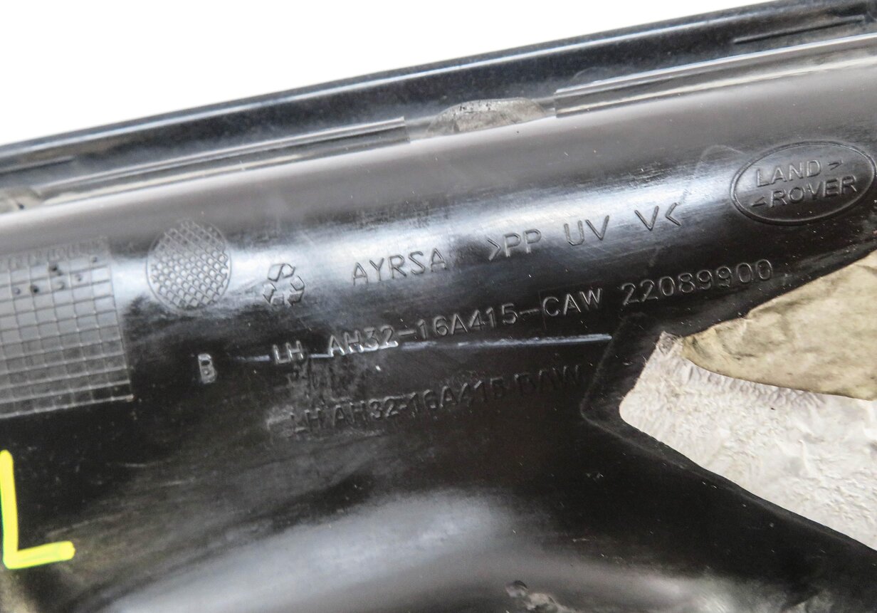 Thumbnail 5: 2011 RANGE ROVER SPORT (L320) LEFT FRONT DRIVER FENDER AIR VENT GRILLE TRIM