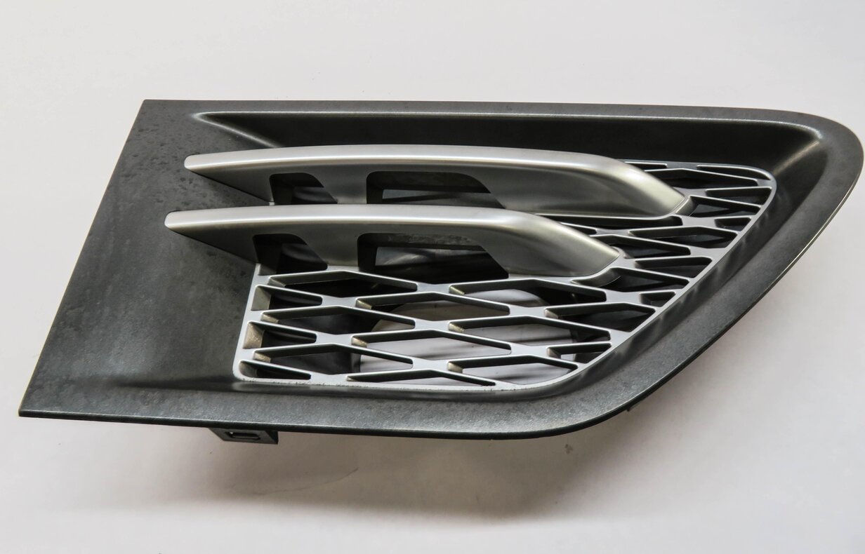 Thumbnail 2: 2011 RANGE ROVER SPORT (L320) RIGHT FRONT PASSENGER FENDER AIR VENT GRILLE TRIM