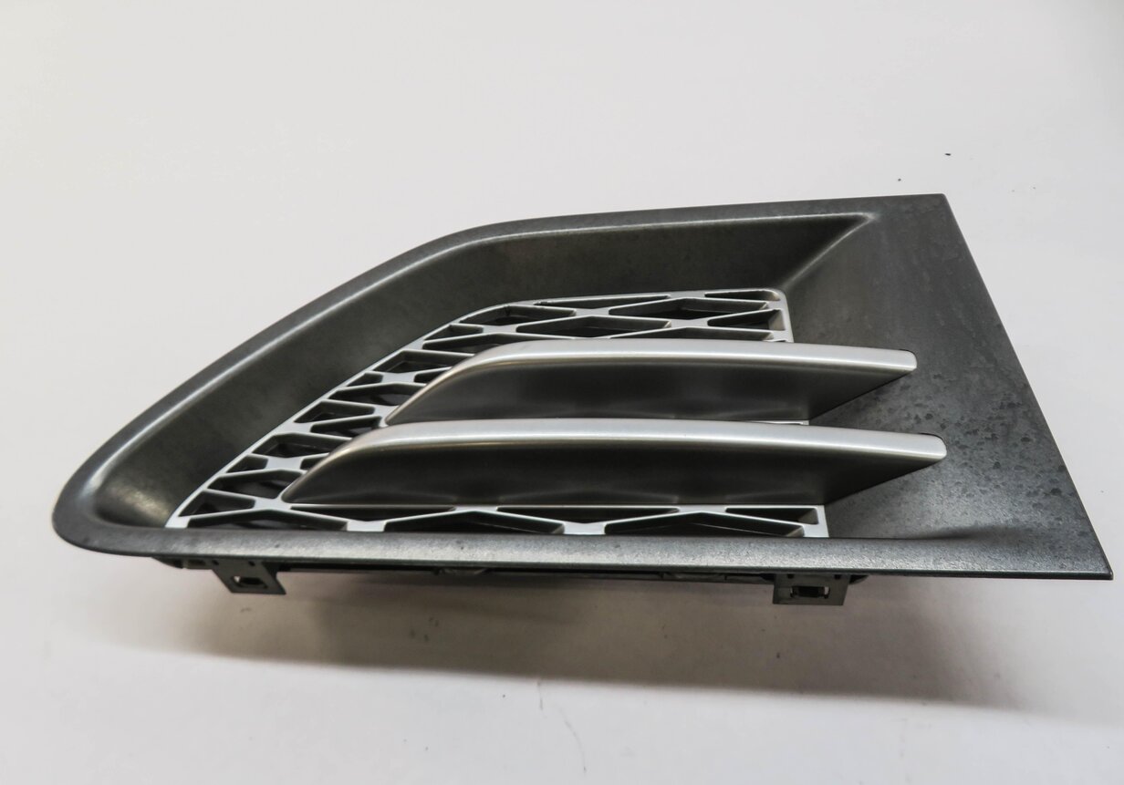 Thumbnail 3: 2011 RANGE ROVER SPORT (L320) RIGHT FRONT PASSENGER FENDER AIR VENT GRILLE TRIM