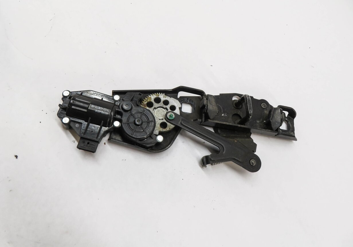 Thumbnail 2: 2011 RANGE ROVER SPORT (L320) REAR TRUNK LOCK LATCH ACTUATOR STRIKER PLATE