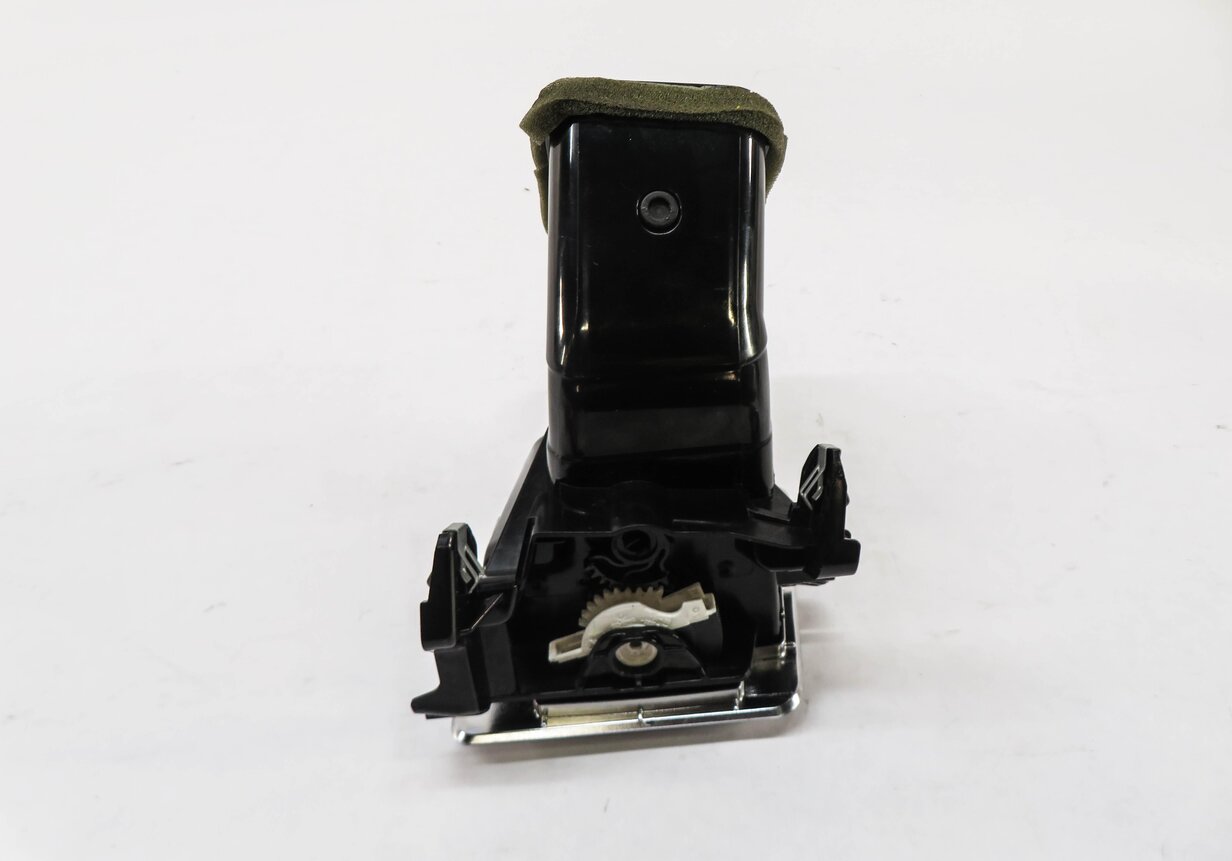 Thumbnail 4: 2011 RANGE ROVER SPORT (L320) LEFT FRONT DRIVER OUTER HEATER A/C AIR VENT