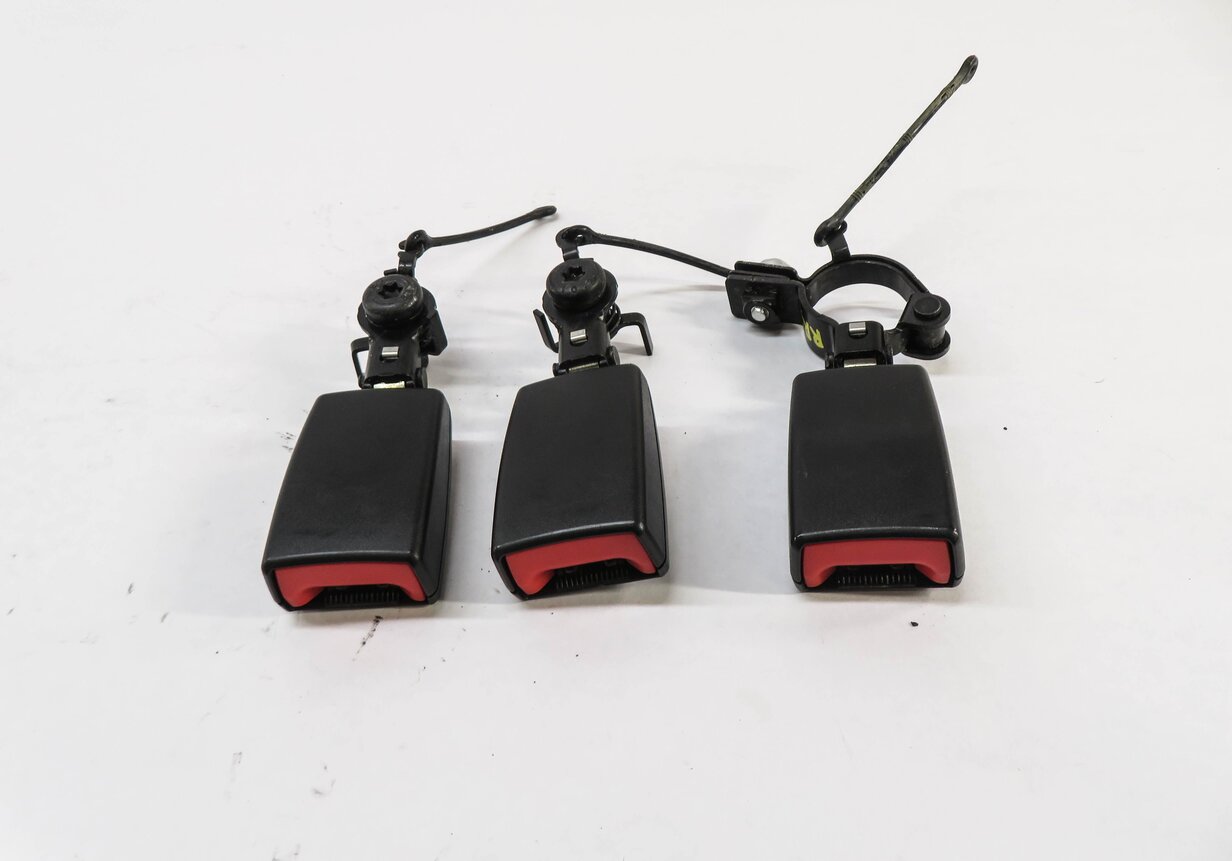 Thumbnail 2: 2011 RANGE ROVER SPORT (L320) REAR 2nd ROW SEAT SEATBELT BUCKLE RECEIVER SET