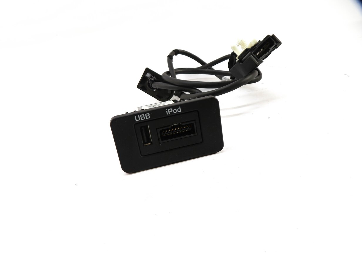Thumbnail 1: 2011 RANGE ROVER SPORT (L320) RADIO STEREO MEDIA USB i-POD INTERFACE PLUG