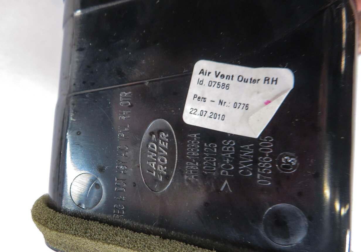 Thumbnail 5: 2011 RANGE ROVER SPORT (L320) RIGHT FRONT PASSENGER OUTER HEATER A/C AIR VENT