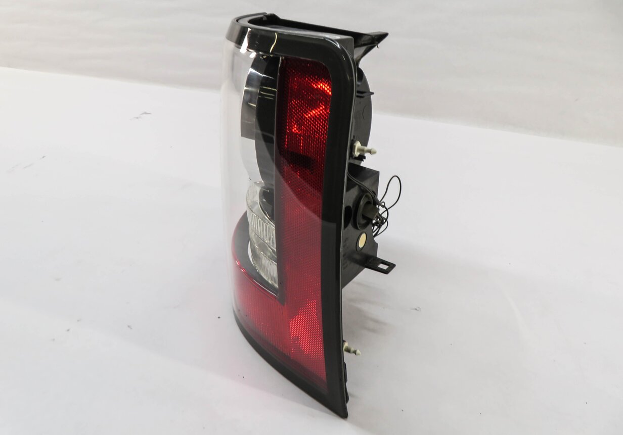Thumbnail 4: 2010-2011 RANGE ROVER SPORT (L320) RIGHT PASSENGER TAILLIGHT BRAKE LIGHT LAMP