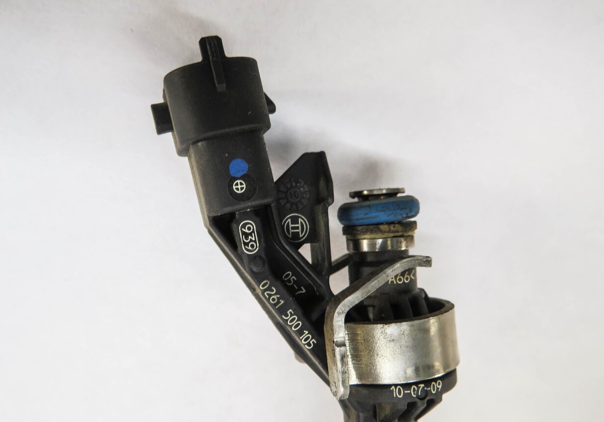 Thumbnail 4: 2010-2017 RANGE ROVER SPORT (L320 L322) JAGUAR XF XJ XK - 5.0L FUEL INJECTOR