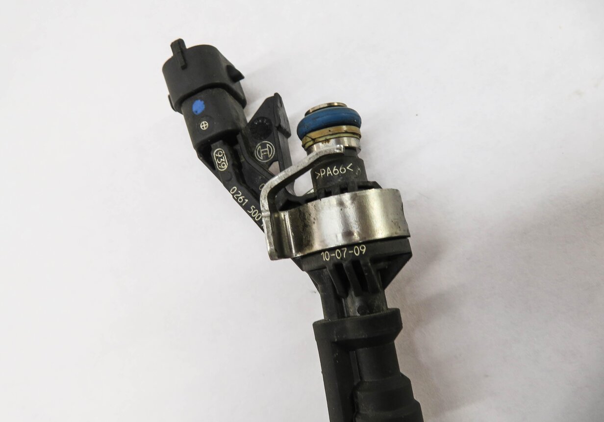 Thumbnail 4: 2010-2017 RANGE ROVER SPORT (L320 L322) JAGUAR XF XJ XK - 5.0L FUEL INJECTOR