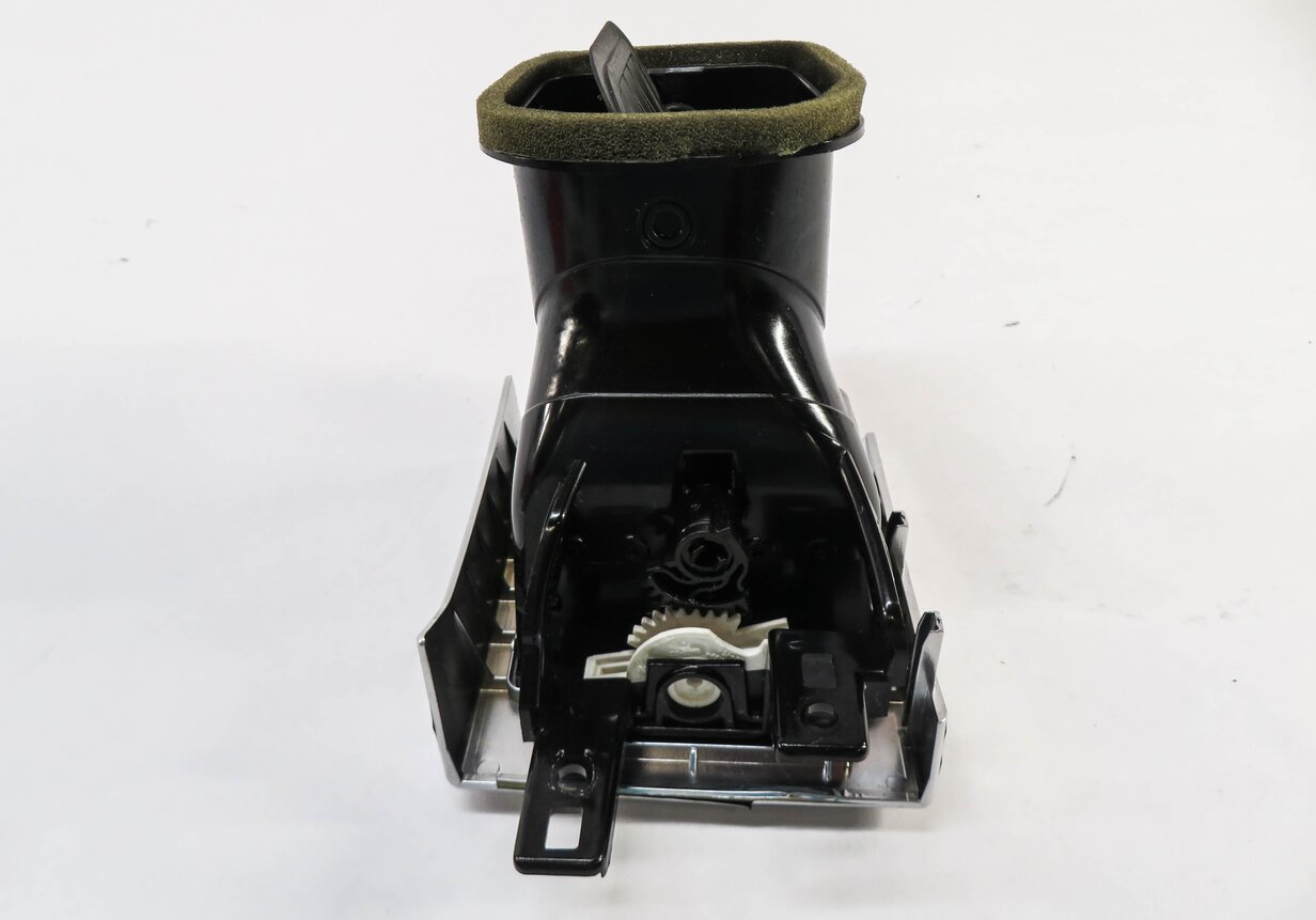 Thumbnail 4: 2011 RANGE ROVER SPORT (L320) RIGHT FRONT PASSENGER CENTER HEATER A/C AIR VENT