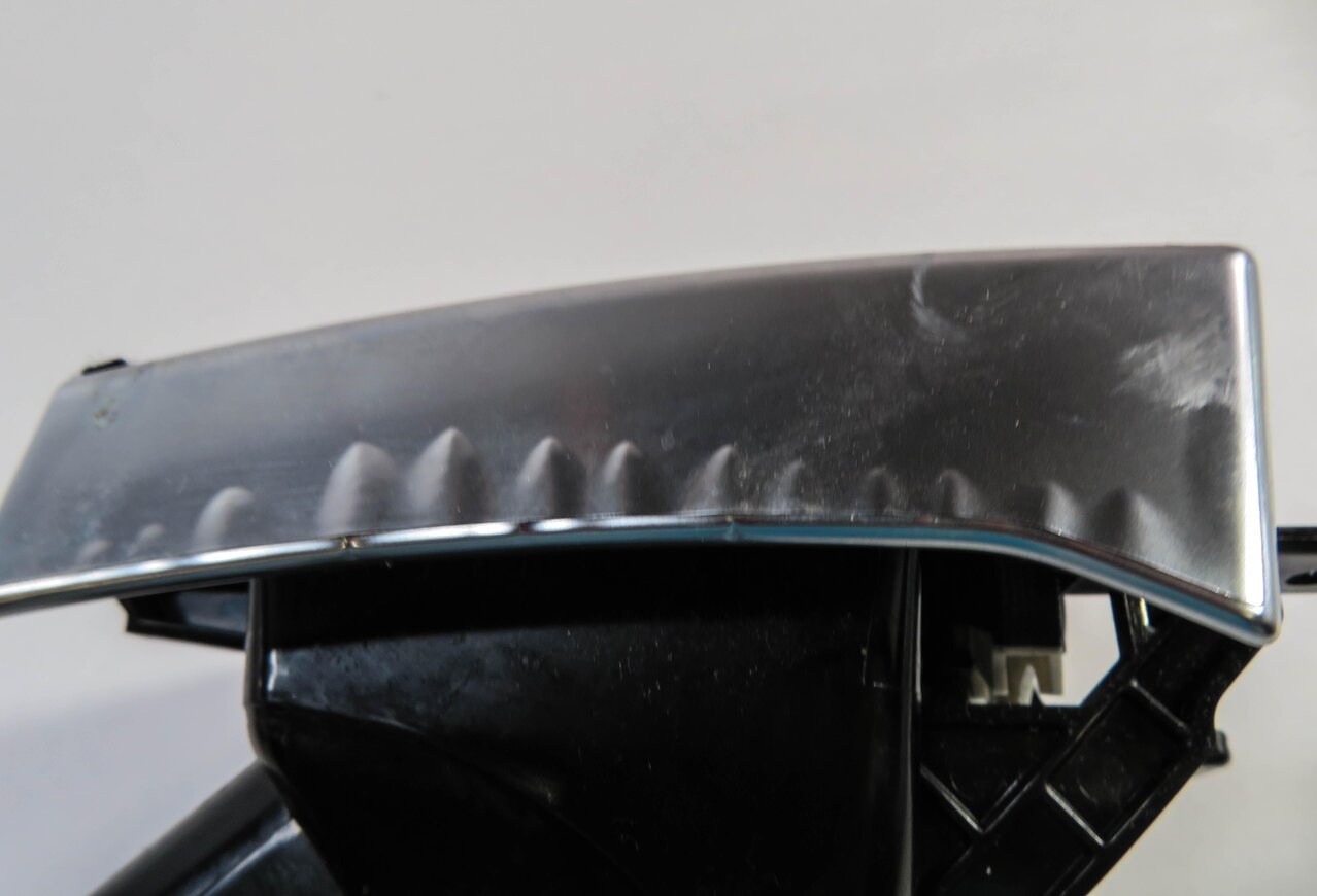 Thumbnail 5: 2011 RANGE ROVER SPORT (L320) LEFT FRONT DRIVER CENTER HEATER A/C AIR VENT
