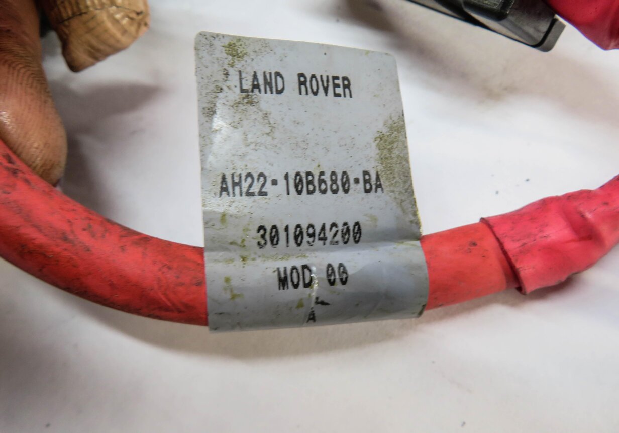 Thumbnail 7: 2011 RANGE ROVER SPORT (L320) POSITIVE BATTERY CABLE