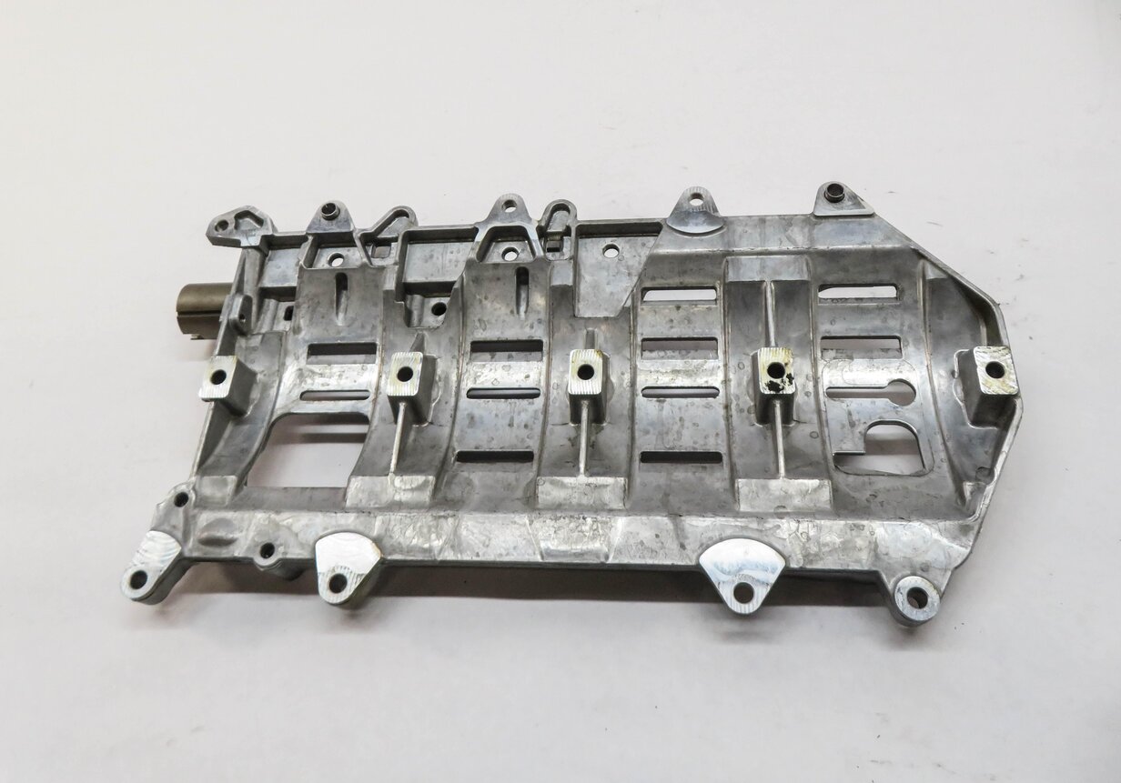 Thumbnail 4: 2011 RANGE ROVER SPORT (L320) 5.0L SUPERCHARGED ENGINE OIL PAN BAFFLE TRAY