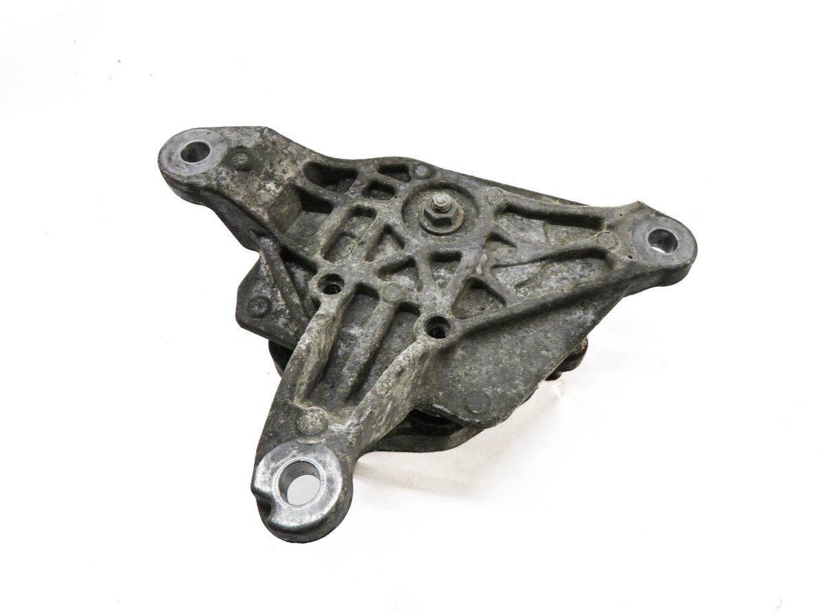 2009 AUDI A4 (B8 8K) 3.2L ENGINE TRANSMISSION MOUNT BRACKET