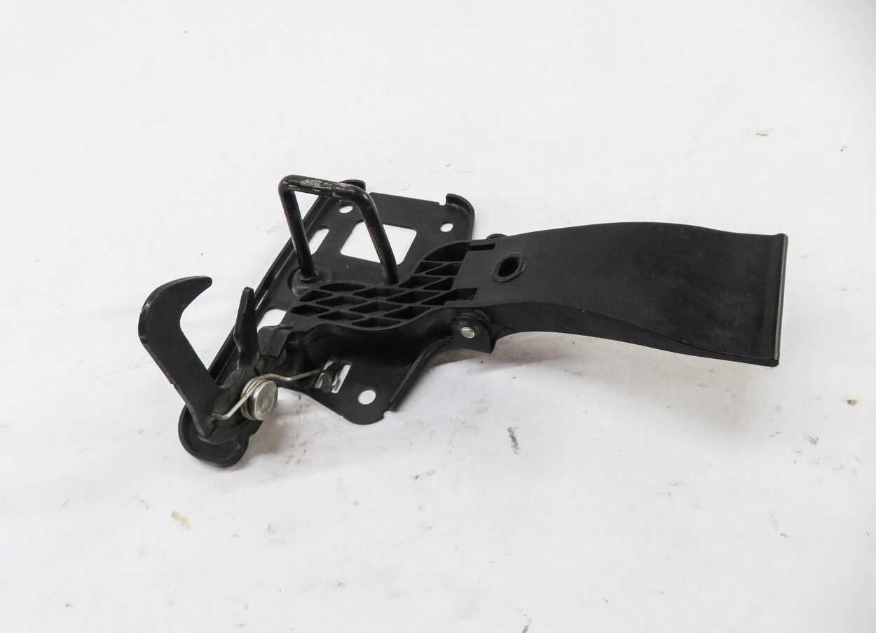 Thumbnail 3: 2009 AUDI A4 (B8 8K) FRONT HOOD SAFETY LATCH RELEASE LEVER