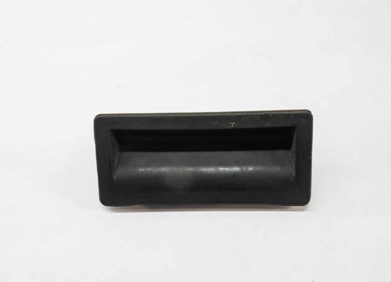 Thumbnail 2: 2009 AUDI A4 (B8 8K) REAR TRUNK HANDLE