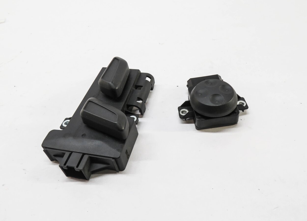 Thumbnail 2: 2009 AUDI A4 (B8 8K) LEFT FRONT DRIVER SEAT ADJUSTMENT SWITCH