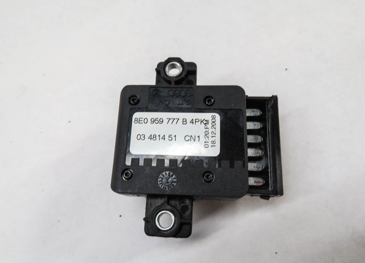 Thumbnail 3: 2009 AUDI A4 (B8 8K) LEFT FRONT DRIVER SEAT ADJUSTMENT SWITCH