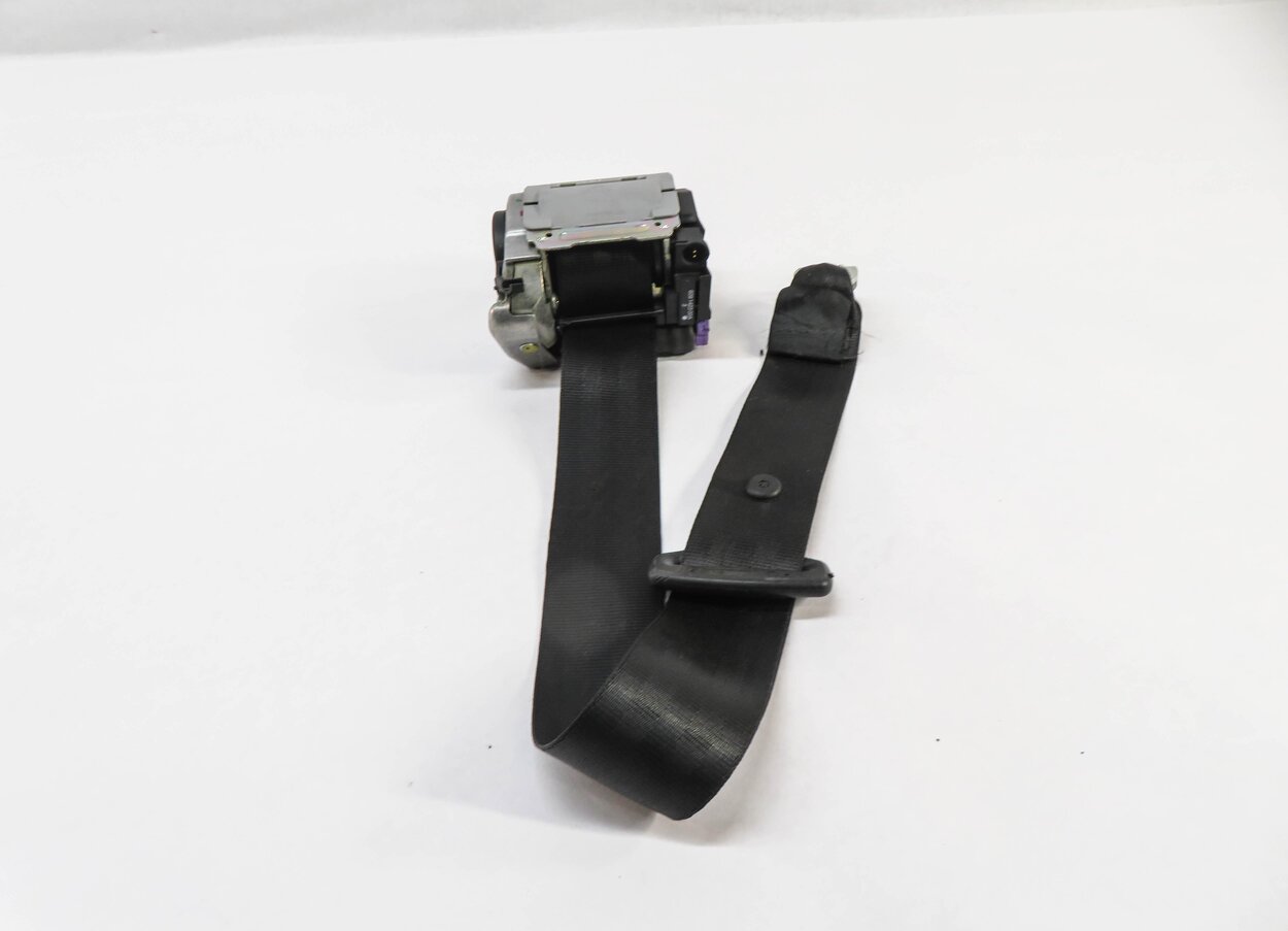 Thumbnail 2: 2009 AUDI A4 (B8 8K) RIGHT REAR SEAT SEATBLET RETRACTOR (BLACK)