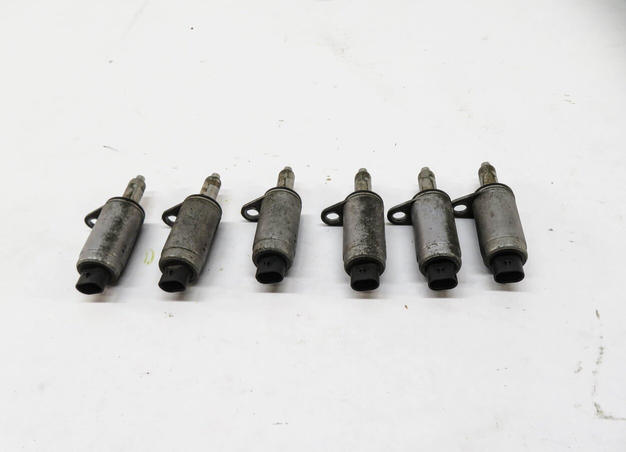 Thumbnail 2: 2009 AUDI A4 (B8 8K) 3.2L ENGINE CAMSHAFT ADJUSTER SOLENOID SET